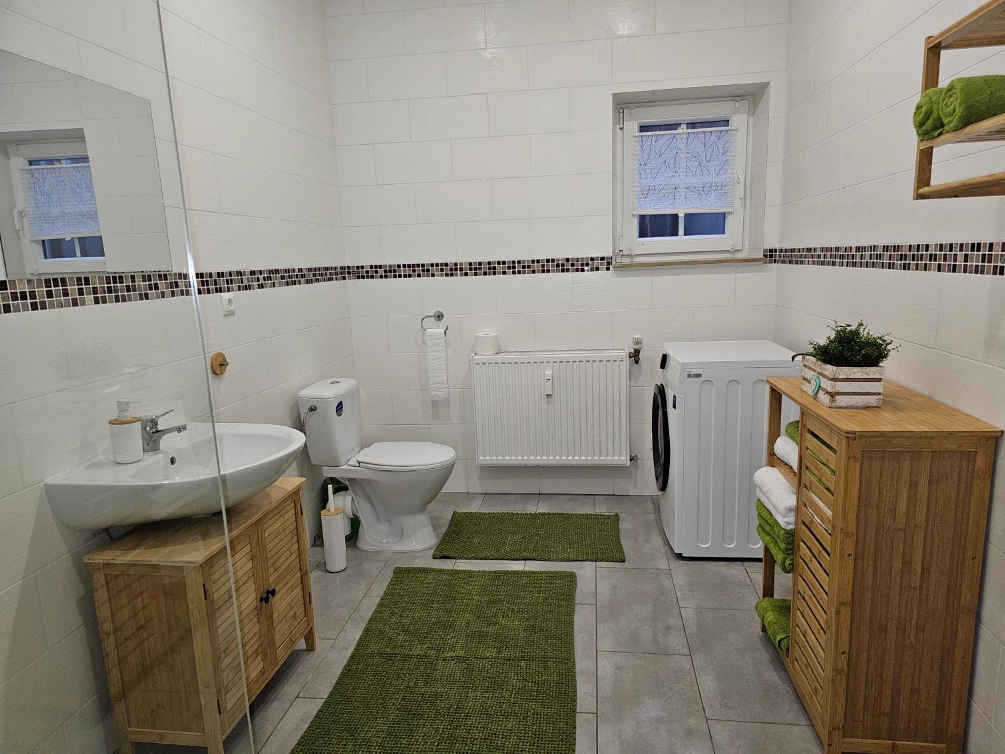 Warburg, Fewo "Sweet Home" 2,5 Zi- Eg-Separater Eingang - Parkplatz - Terasse- Komfortabel,Renoviert Bagian luar foto