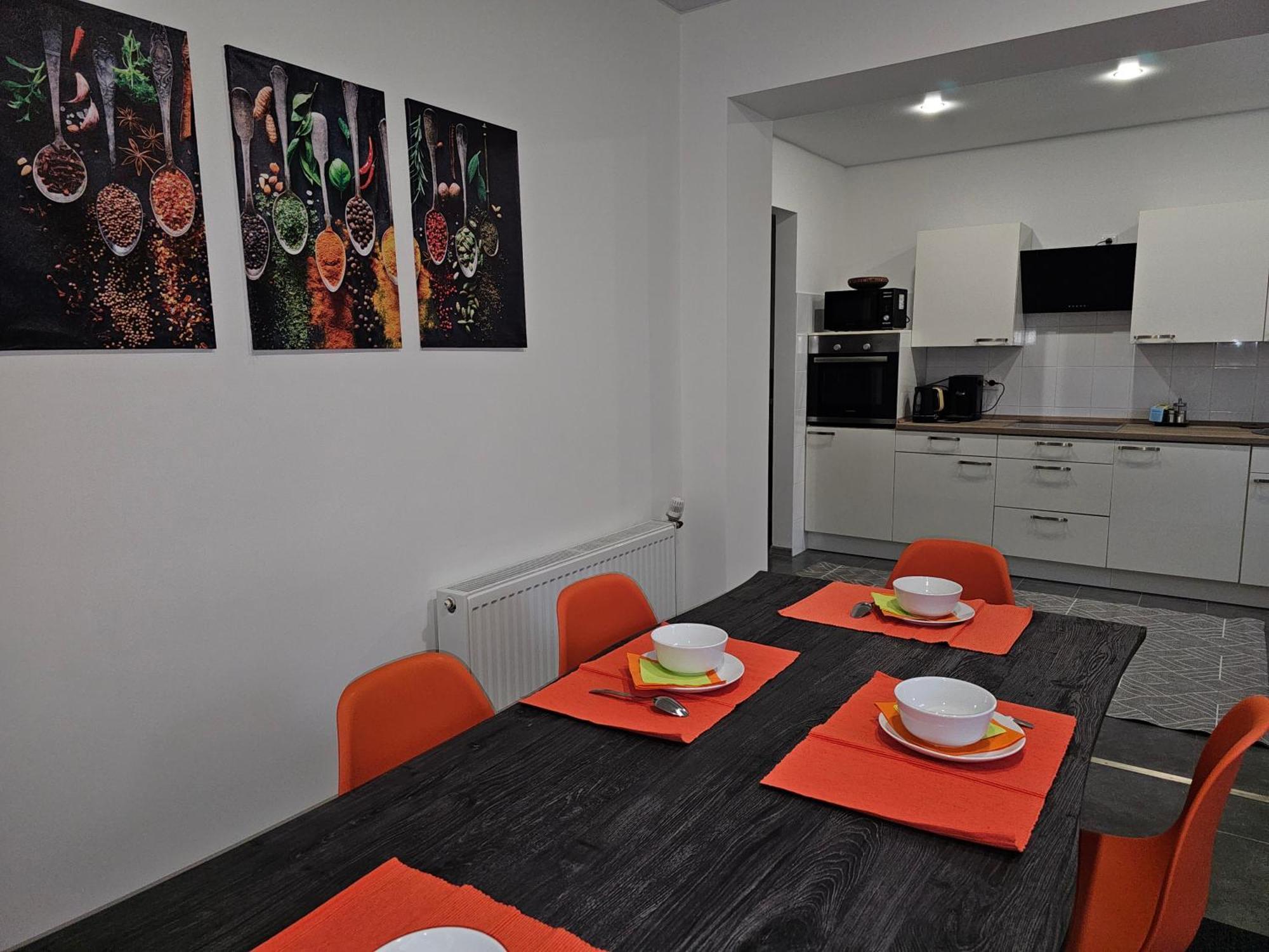 Warburg, Fewo "Sweet Home" 2,5 Zi- Eg-Separater Eingang - Parkplatz - Terasse- Komfortabel,Renoviert Bagian luar foto