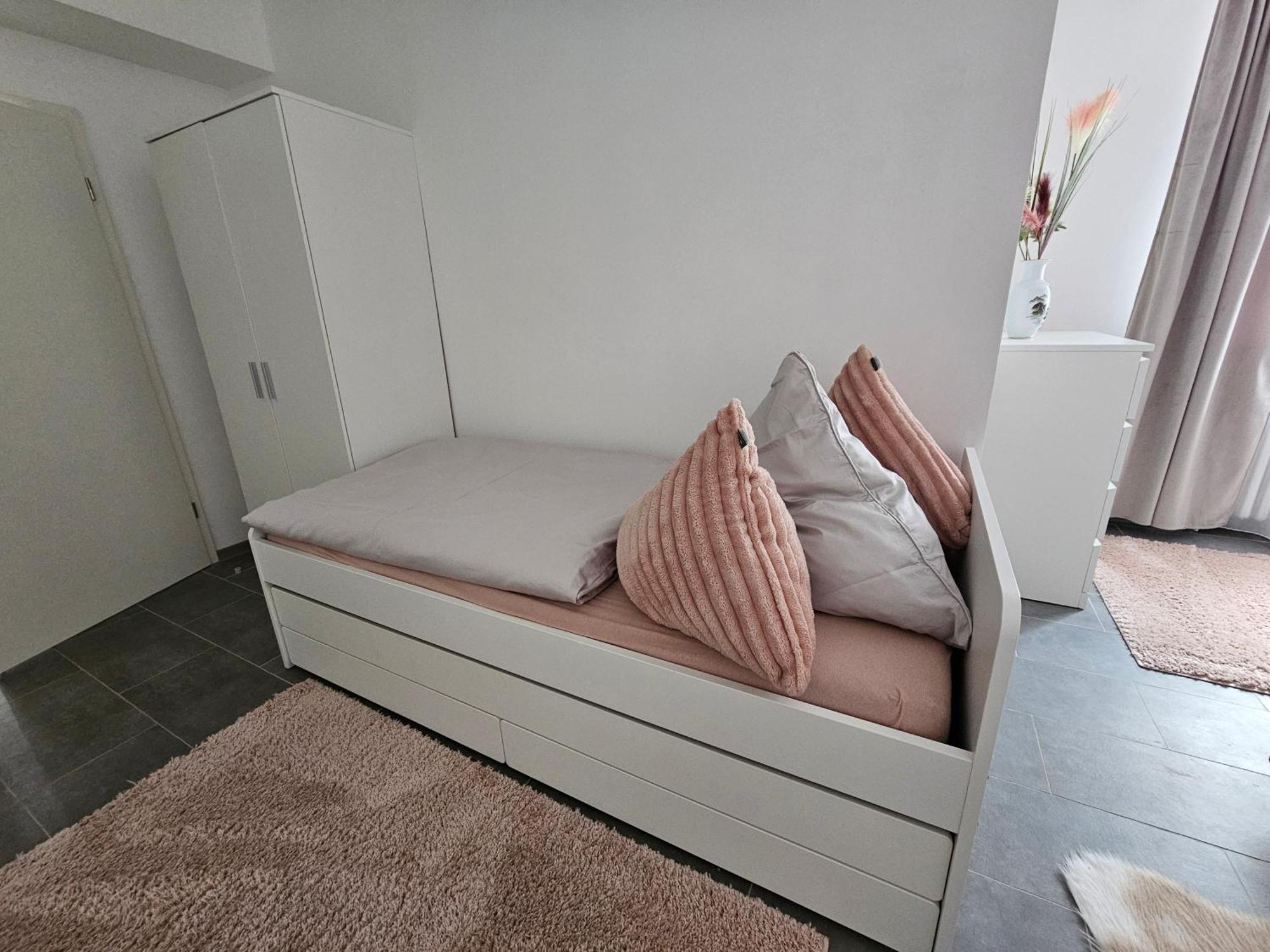Warburg, Fewo "Sweet Home" 2,5 Zi- Eg-Separater Eingang - Parkplatz - Terasse- Komfortabel,Renoviert Bagian luar foto